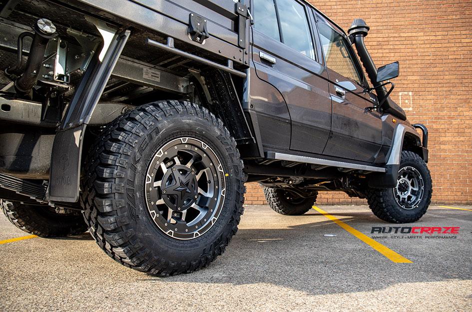TOYOTA LANDCRUSIER ROCKSTAR XD 3 MATTE BLACK MACHINED
